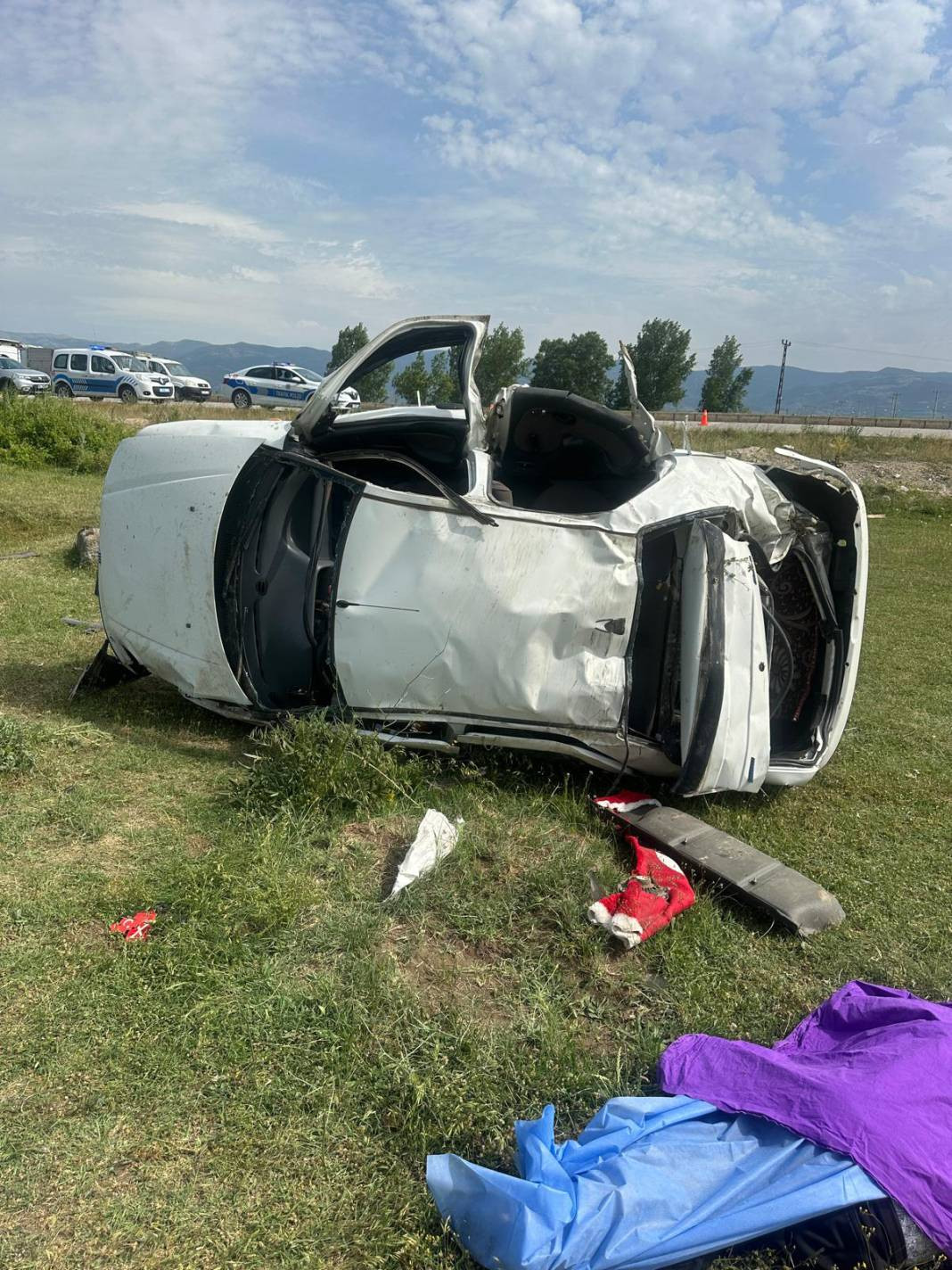 Tokat'ta feci kaza! Otomobil şarampole uçtu: Ölüler ve yaralılar var - Resim: 10